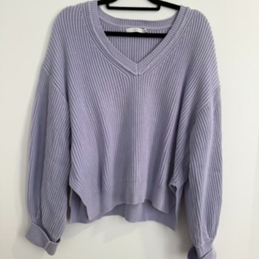 LUSH Lilac V-Neck Knit Sweater Relaxed Fit